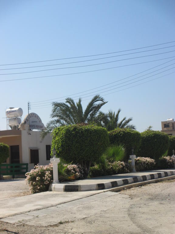 Anastasia Holiday Apartments Klorakas Bagian luar foto