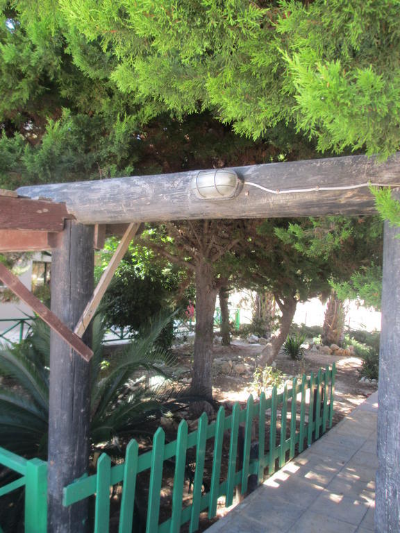 Anastasia Holiday Apartments Klorakas Bagian luar foto