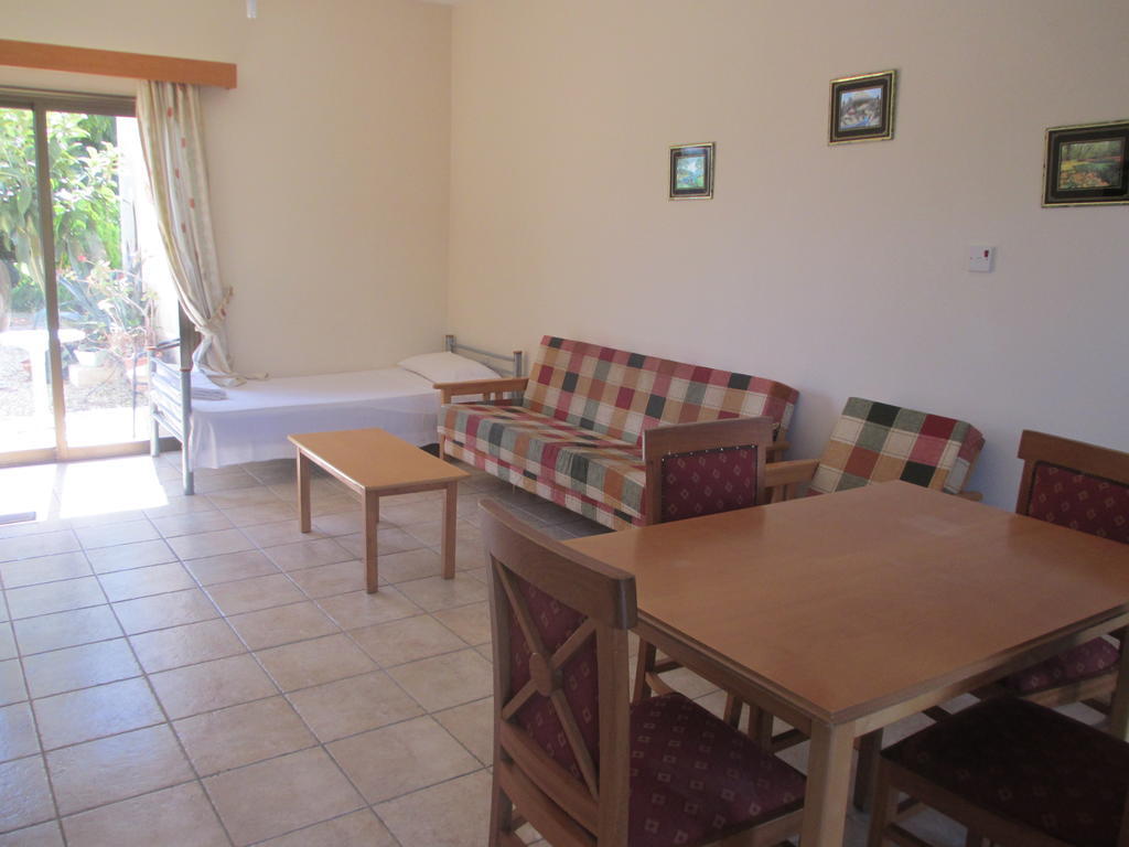 Anastasia Holiday Apartments Klorakas Bagian luar foto